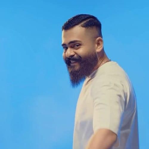 علیراد با همون دستا که دستامو گرفتی دستاشو میگیری سفت