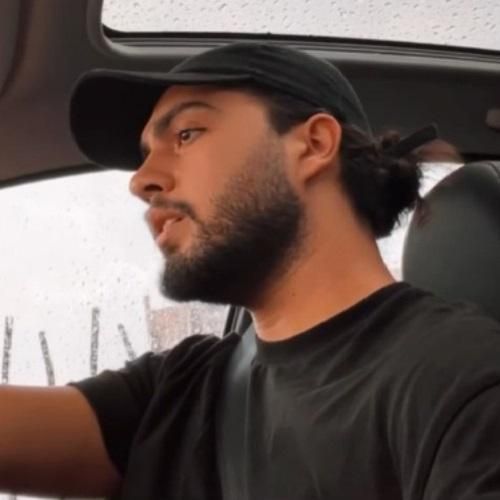 حامیم ﮔﻴﺠﻢ ﮔﻤﻢ ﺑﻪ ﭘﺎی ﺧﻮدم ﻣﻰ ﭘﻴﭽﻢ