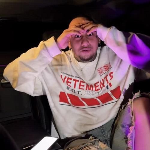 شایان یو دیگه برو افتادی از چشم یکم نگاه کرده با لبام